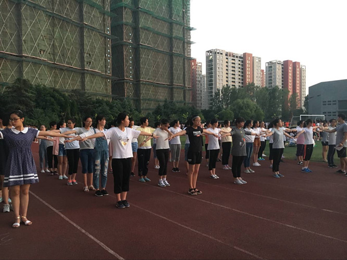 10班2_副本.jpg 10班2_副本.jpg