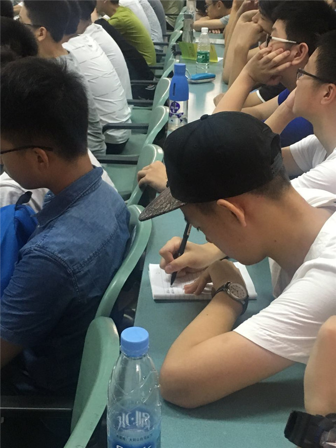 室内学习3.jpg 室内学习3.jpg