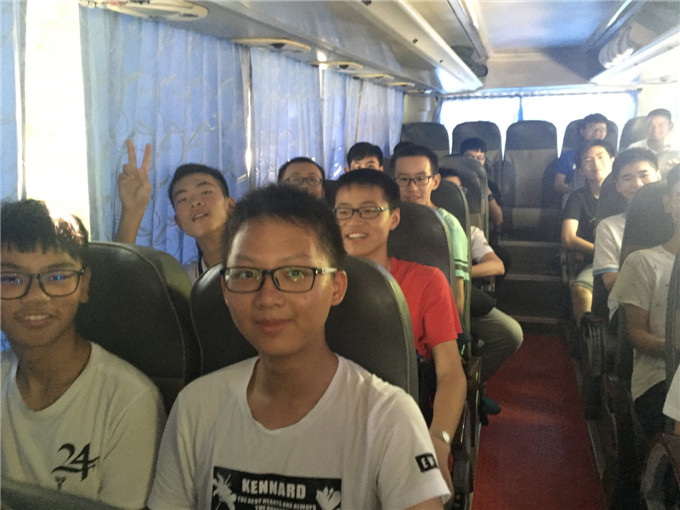 C:\Documents and Settings\Administrator\桌面\13班\13班\IMG_4442.JPG