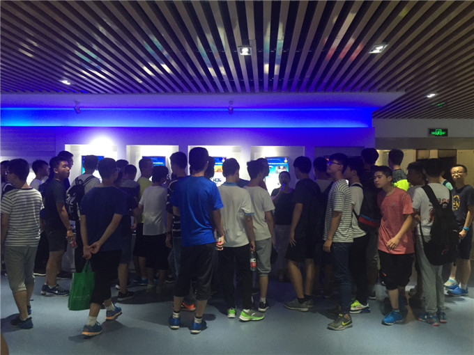 C:\Documents and Settings\Administrator\桌面\13班\13班\IMG_4449.JPG