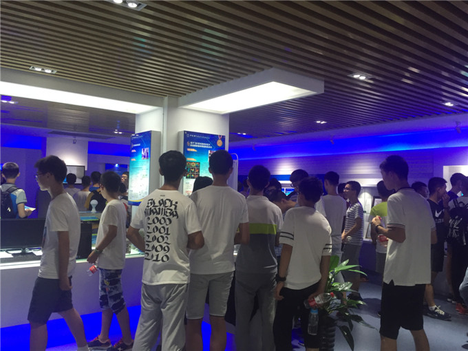 C:\Documents and Settings\Administrator\桌面\13班\13班\IMG_4450.JPG