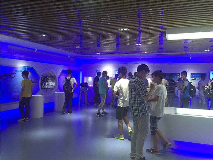 C:\Documents and Settings\Administrator\桌面\13班\13班\IMG_4451.JPG