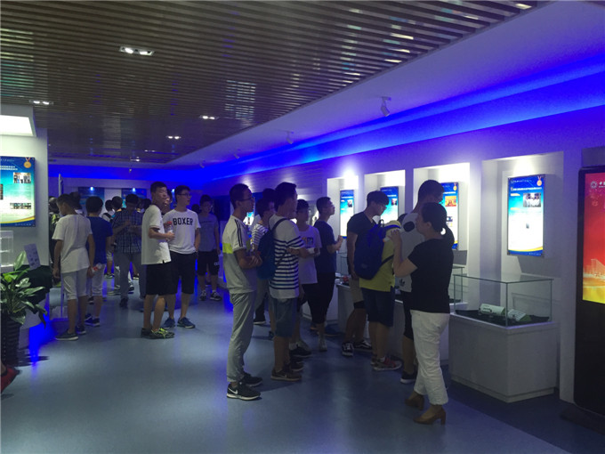 C:\Documents and Settings\Administrator\桌面\13班\13班\IMG_4458.JPG