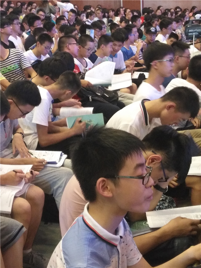 G:\13班26号报道第一波\IMG_20170723_175824.jpg G:\13班26号报道第一波\IMG_20170723_175824.jpg