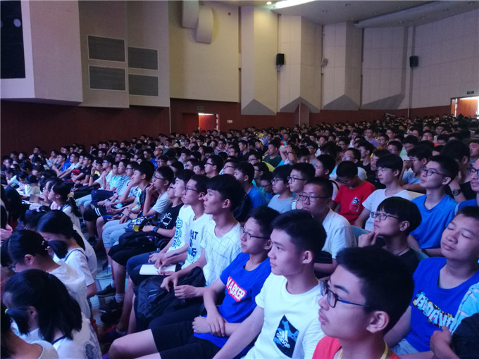 C:\Documents and Settings\Administrator\桌面\高一（15）班通讯稿\高一（15）班通讯稿\IMG_20170726_155040.jpg