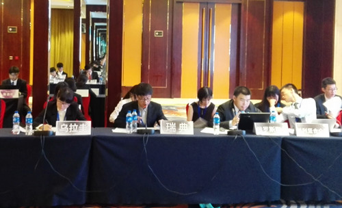 代表们交流、发言.jpg