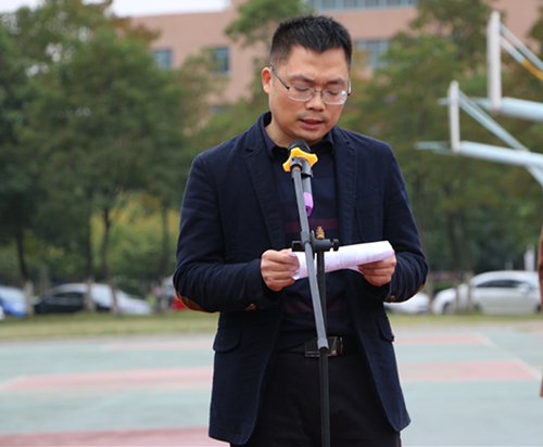 科技信息中心副主任张宏军.JPG