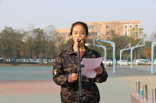 余依婷同学国旗下讲话.JPG