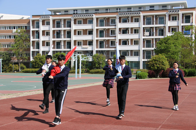 正步踢踏.JPG