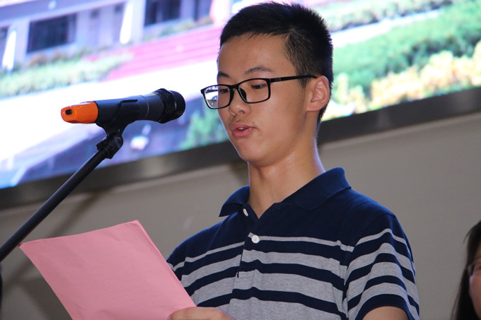 学生代表.JPG