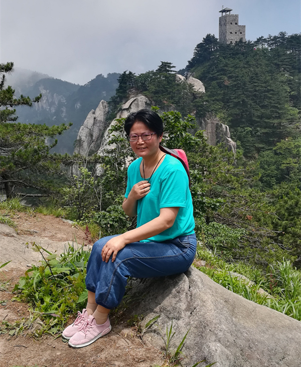 沙红英教育感言：爱学生，就是信任学生；老师多一份信任，学生就多一份自信。.jpg