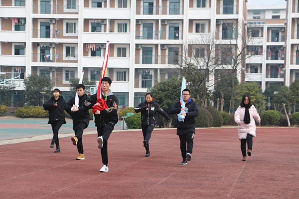 正步踢踏.JPG
