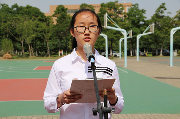 演讲_副本.jpg