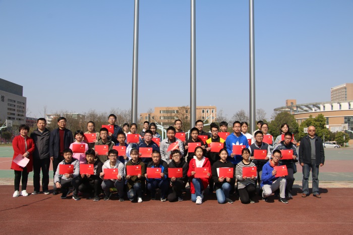 校长颁奖合影(1).JPG