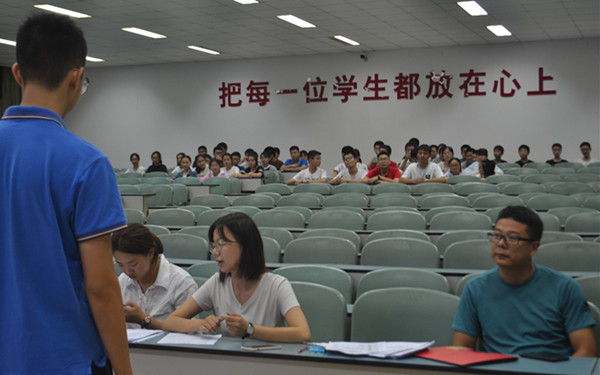 学生会招新.jpg