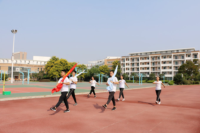 正步踢踏.JPG