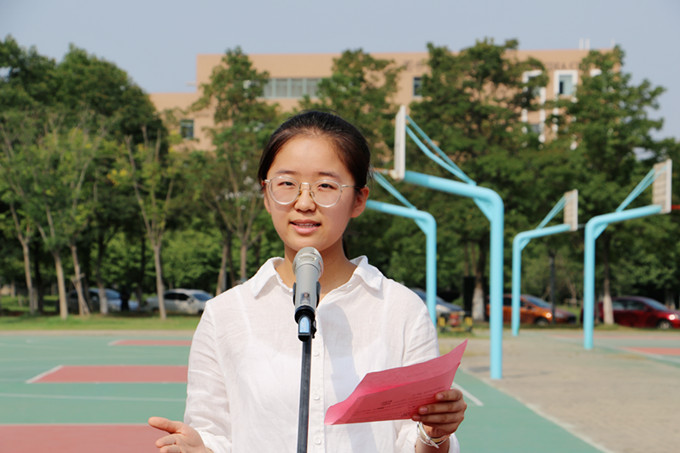 演讲.JPG