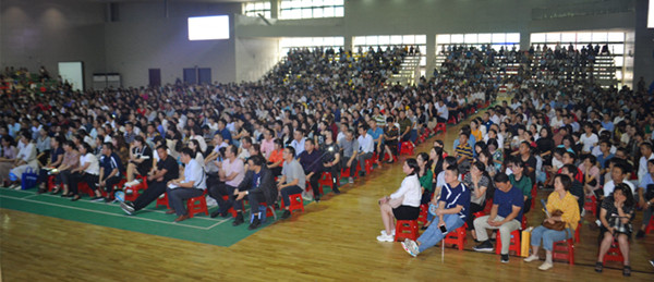 2家长_副本.jpg 2家长_副本.jpg