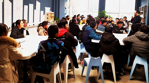 《聚焦》 高一(3)班黄沛晗_副本.jpg 《聚焦》 高一(3)班黄沛晗_副本.jpg