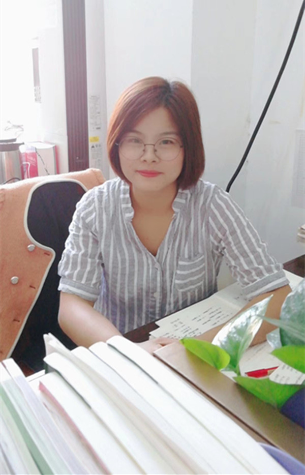 张倩照片_副本.jpg 张倩照片_副本.jpg