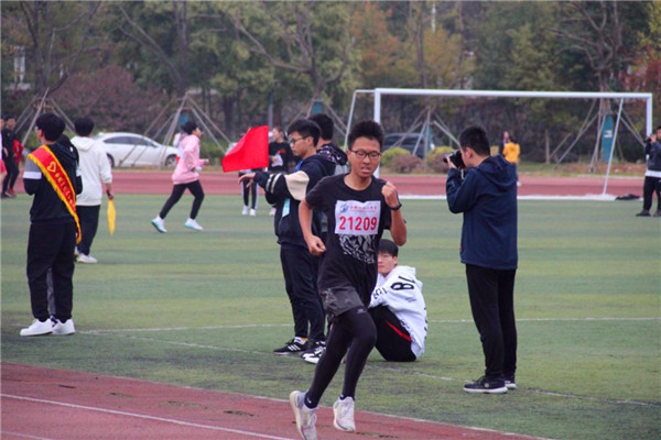 图片2.jpg 图片2.jpg