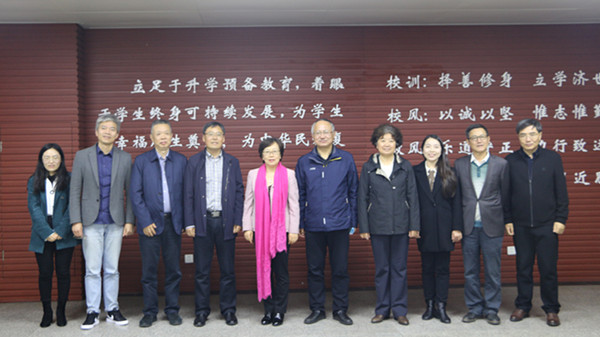 合影_副本.jpg 合影_副本.jpg