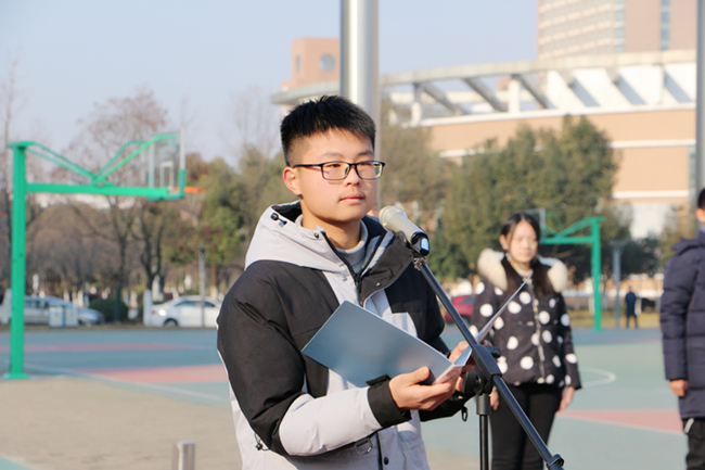 主持人.JPG