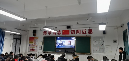 20班班会照片2.jpg