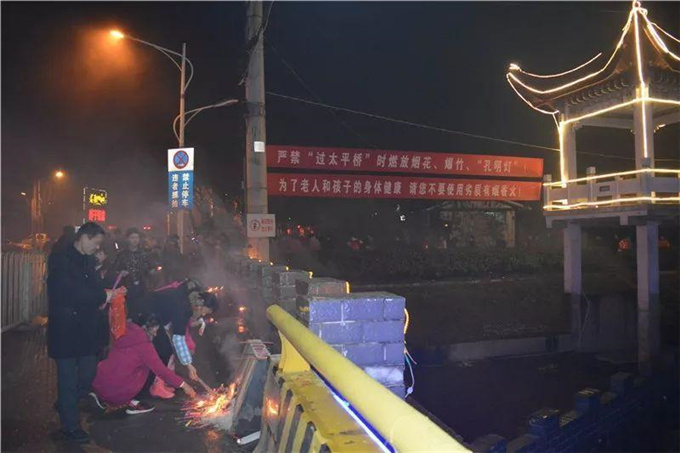 过太平桥.jpg