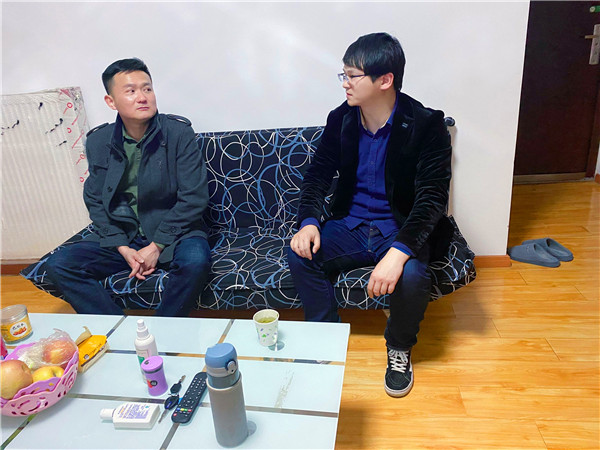 朱昌平家访照片.jpg
