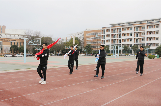 昂首向前.JPG