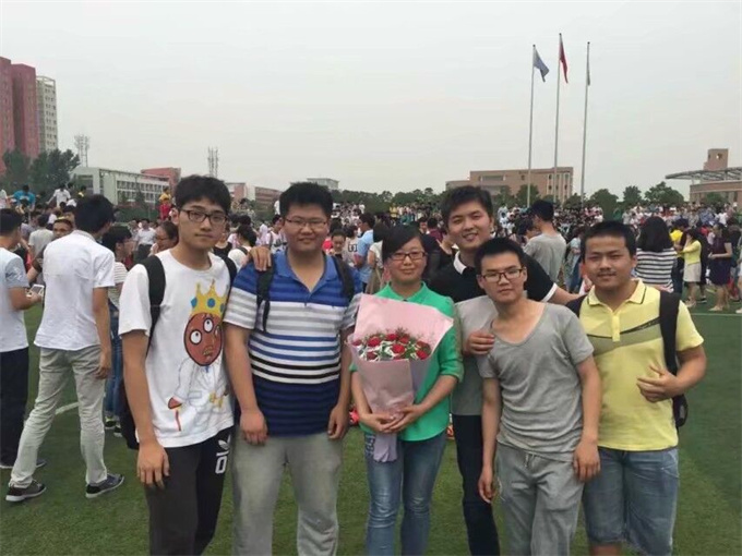 鲁元华3.jpg 鲁元华3.jpg