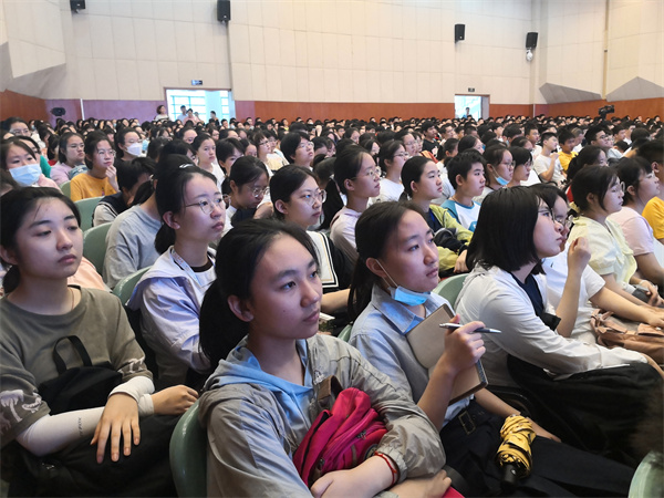 27日入学教育01.jpg 27日入学教育01.jpg