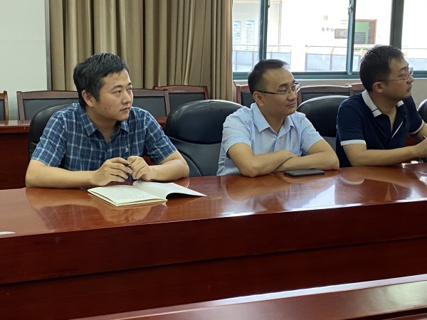 全体人员2.jpg 全体人员2.jpg