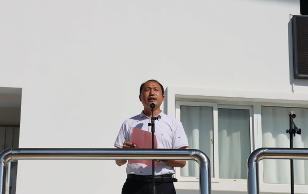 第一张.jpg 第一张.jpg