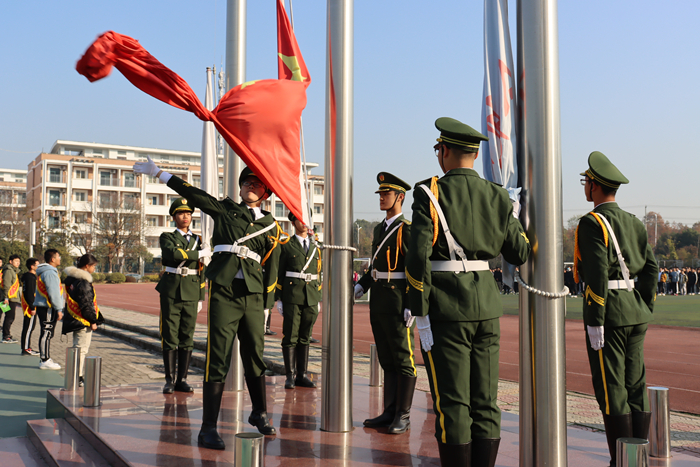 升国旗.JPG