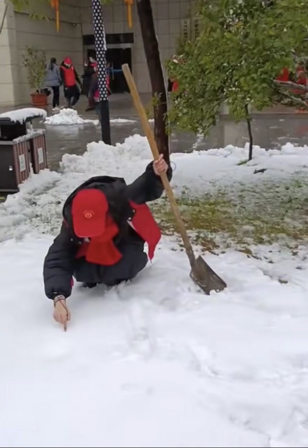 DFBCAFE1A69A4C736D21934DA0BB7319_副本.jpg DFBCAFE1A69A4C736D21934DA0BB7319_副本.jpg