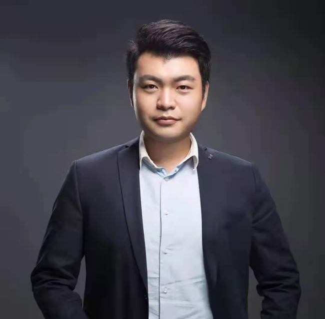 李一凡_副本.jpg