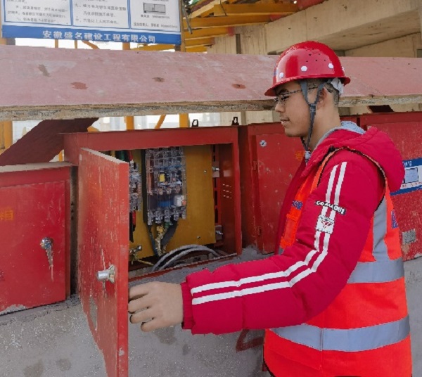 高二22班 张驰宇.jpg