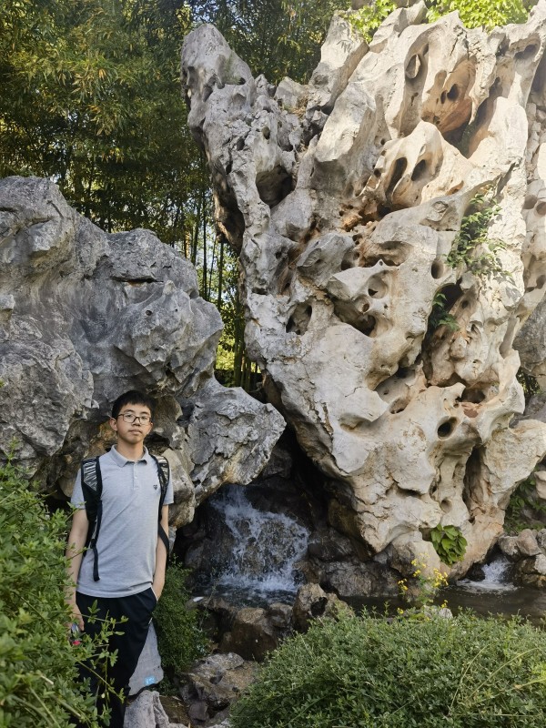 朱冠羽.jpg 朱冠羽.jpg