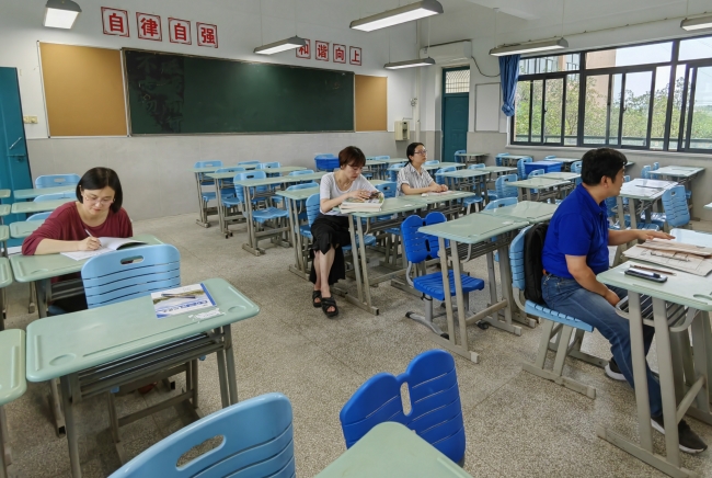 教研组名师聚集出良策_副本.jpg