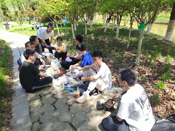 高三16班8.jpg 高三16班8.jpg