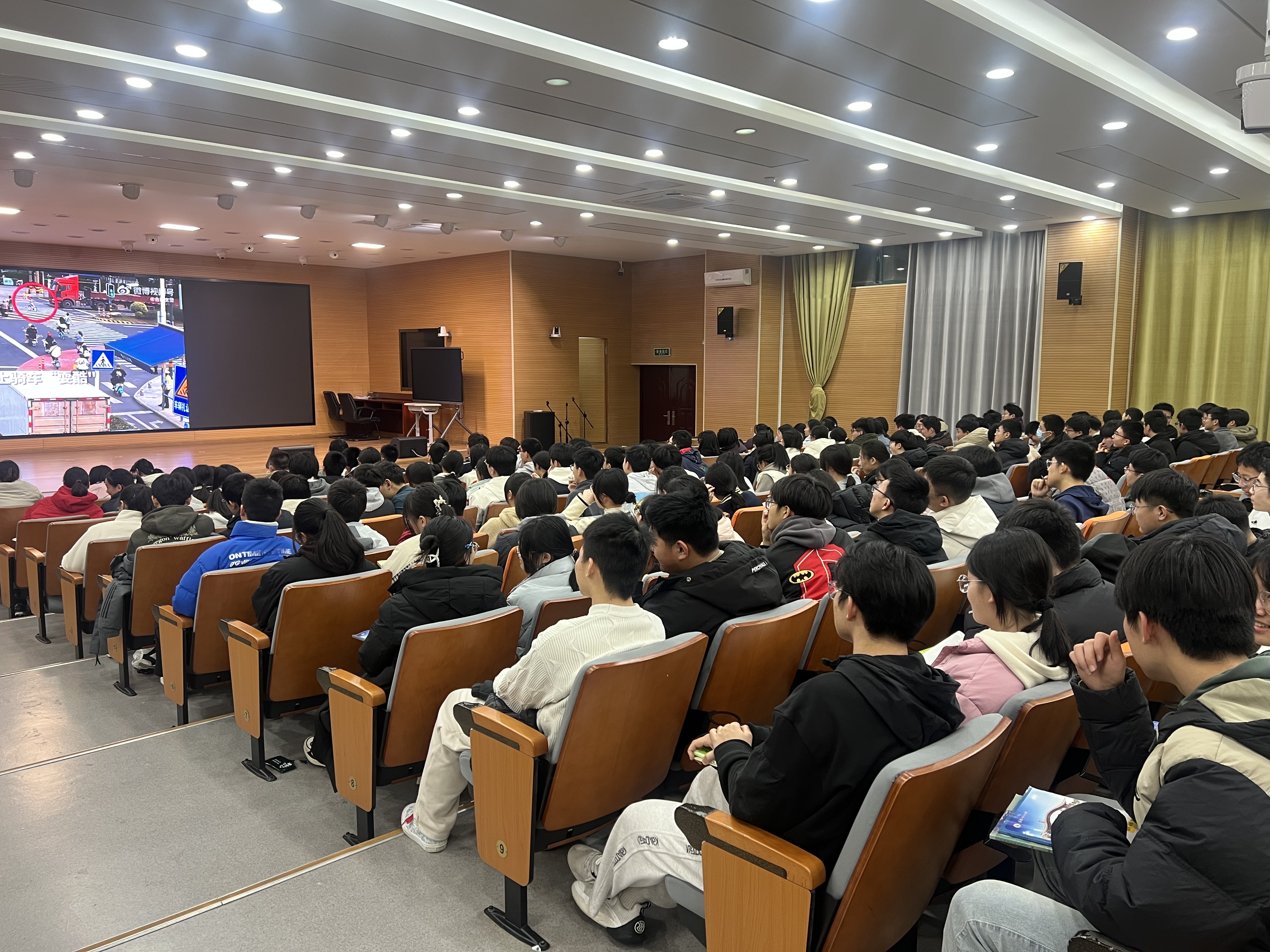 4b85eefaaa622983729887695ac64e19