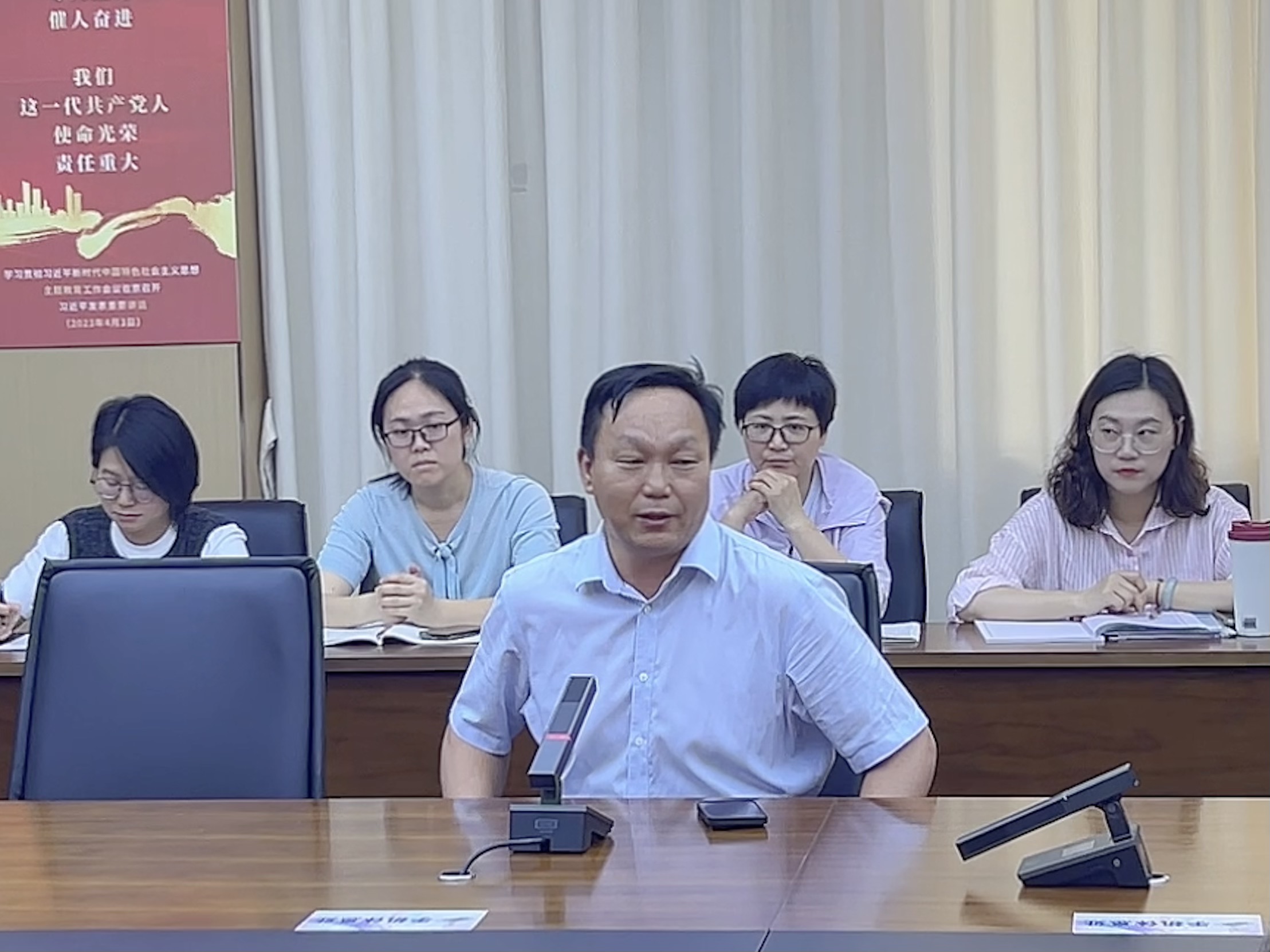 2罗在兵校长做指示