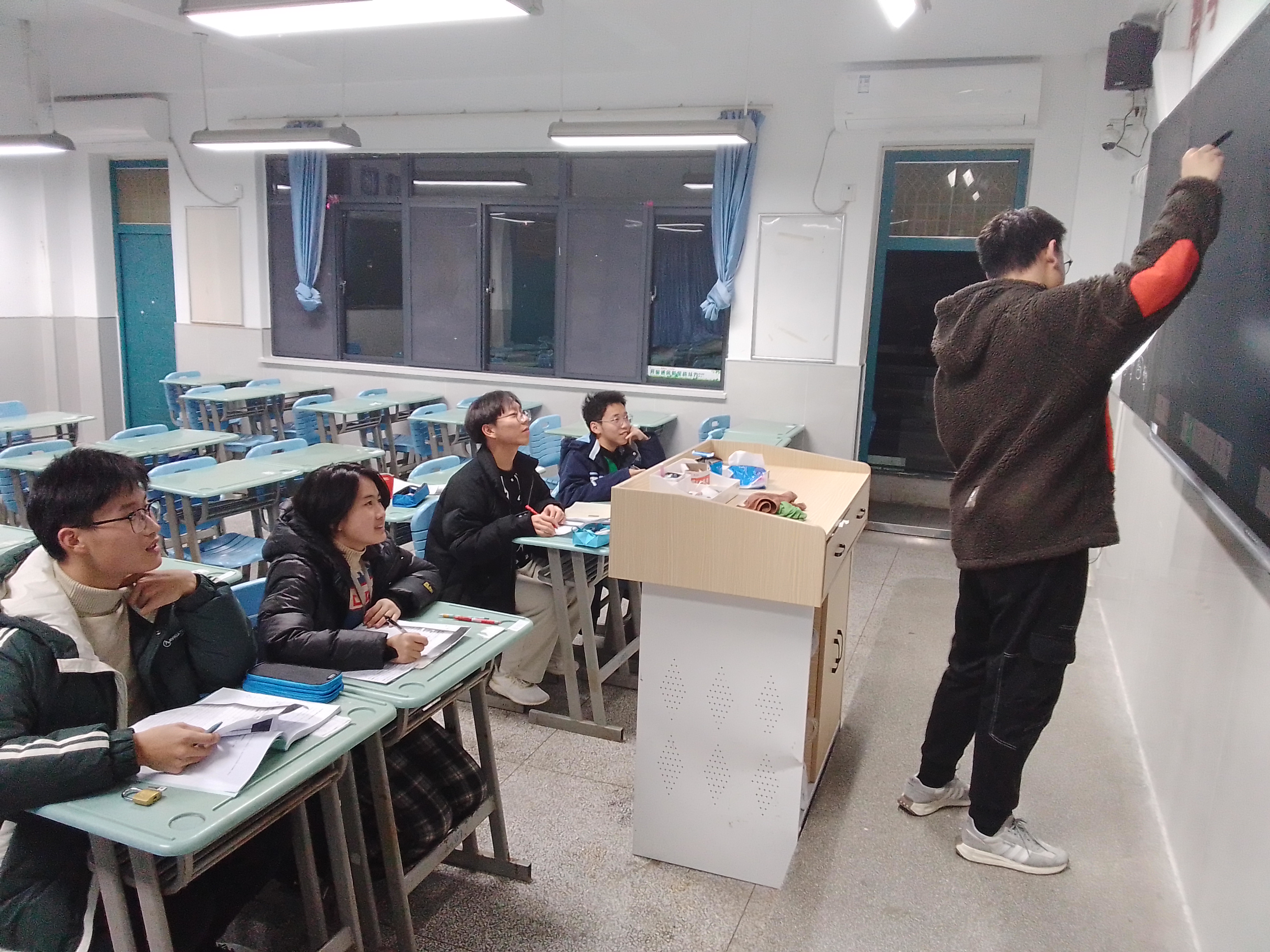 1737000158585 1737000158585