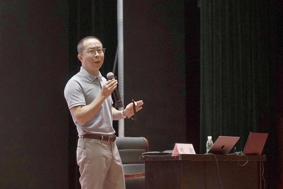 主讲人特写1_副本