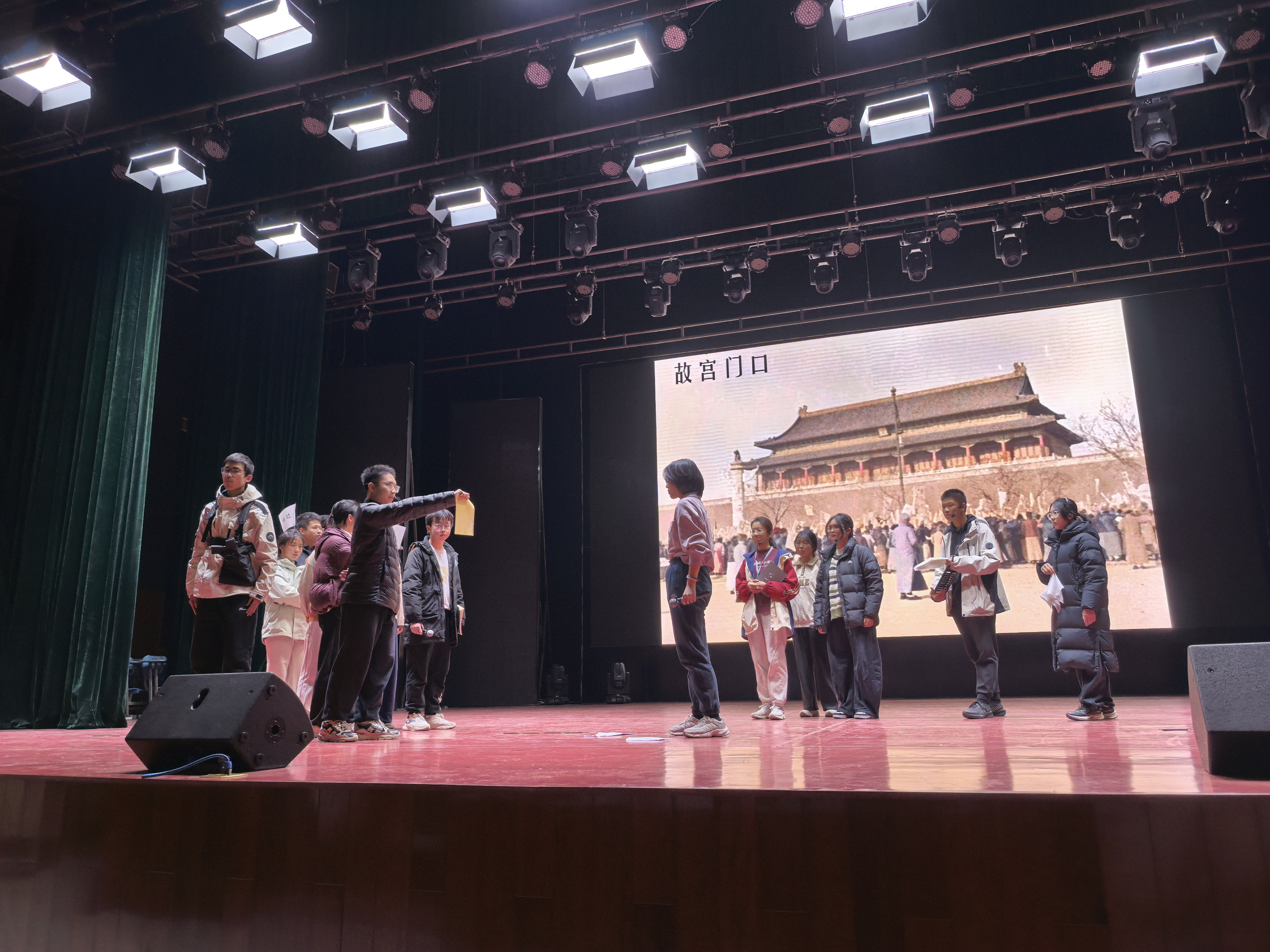 725B666F9AAE7C8B6B7513A64227C3EF