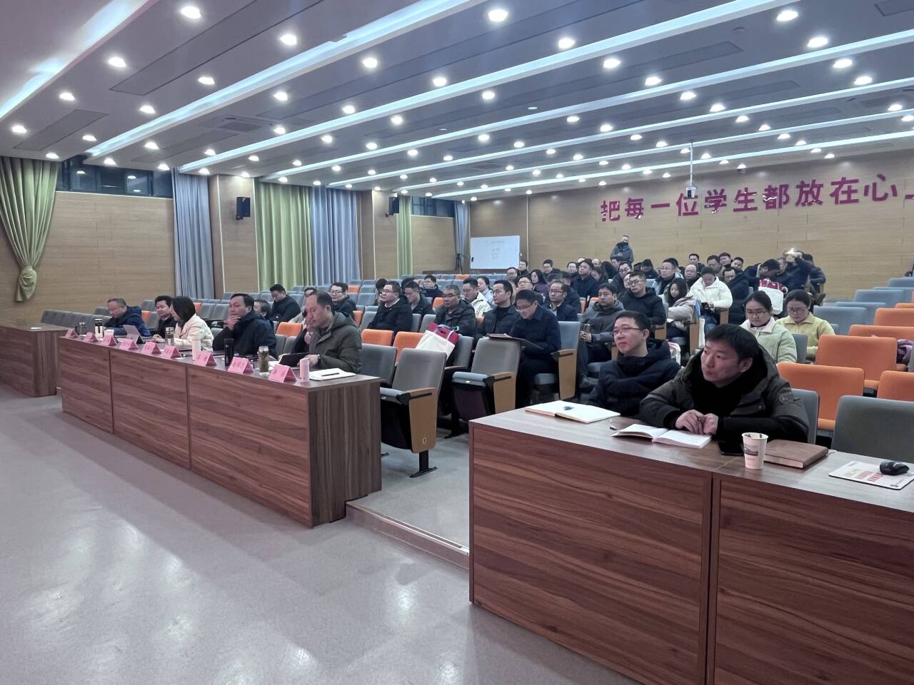 bb961356933e058453c526d343918e30_720