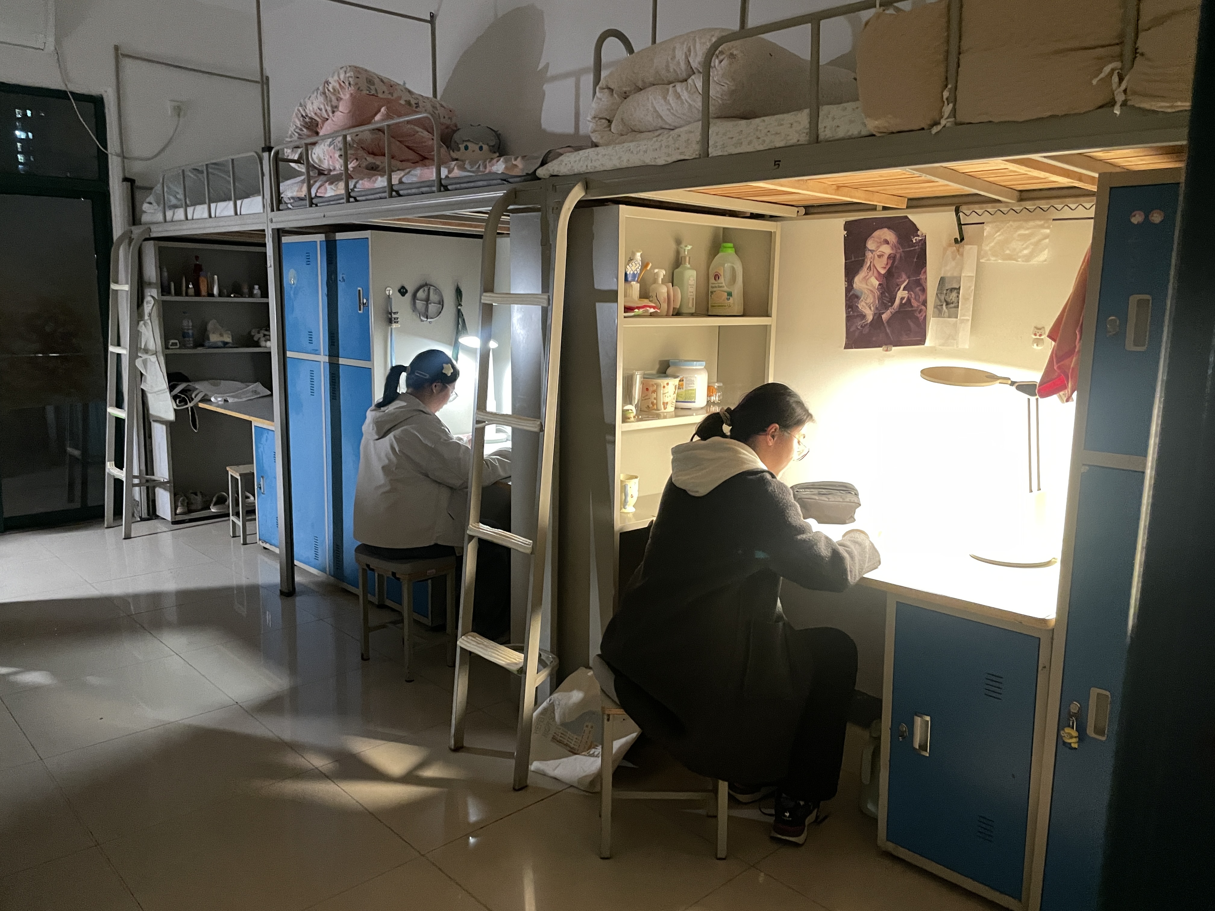 E973702201E60FF6971A3064C21480C7