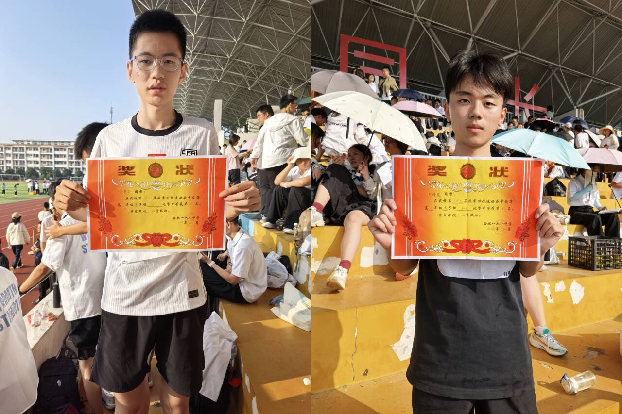 图片包含 人, 桌子, 男人, 站
AI 生成的内容可能不正确。